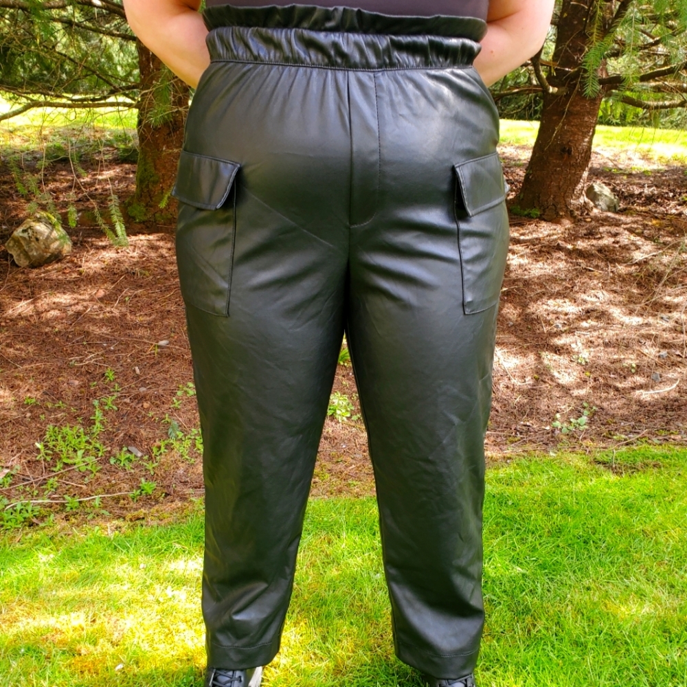Banana Republic Factory, Black Faux Leather High-Rise pants, Size L